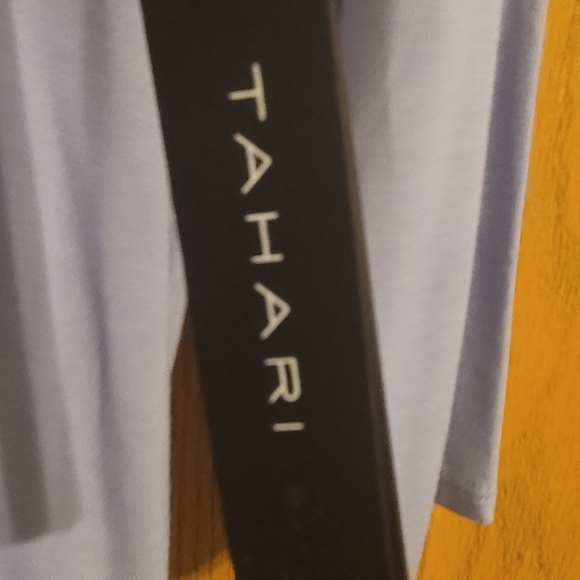 Women's Tahari V-neck 3/4 sleeves - Picture 4 of 4